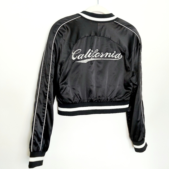 Small Black Crop Bomber Style Forever 21 Jacket - Picture 9 of 9